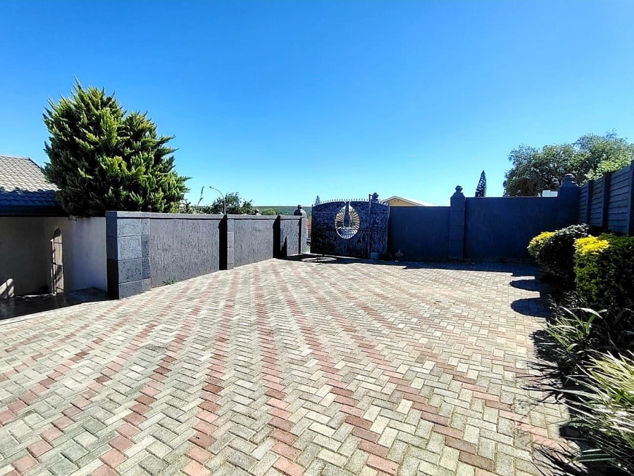 4 Bedroom Property for Sale in West Bank Eastern Cape